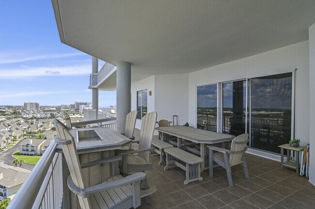 Building Photo - 725 Gulf Shore Dr