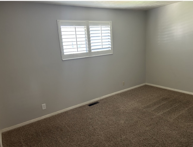 Building Photo - 2229 E Sego Lily Dr