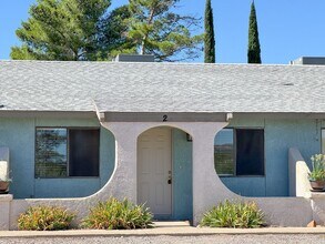 Building Photo - FOUR-PLEX SINGLE LEVEL APARTMENT - CLARKDALE