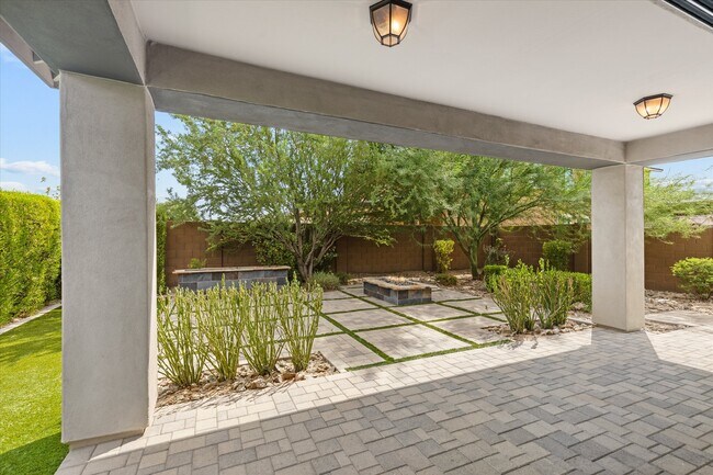 Building Photo - 4713 S Aileron Ln