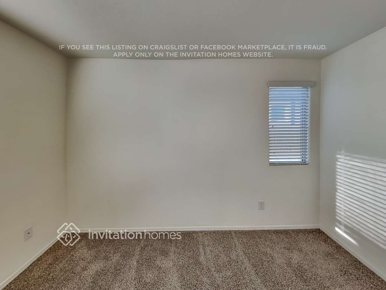 Building Photo - 1265 E Palomino Way