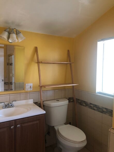 Bathroom - 6142 Oak Ave