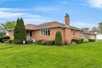 Building Photo - 205 Glencove Rd