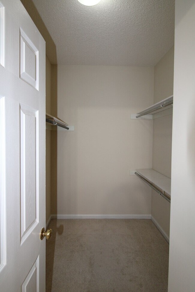 Building Photo - 30 Mere Ct