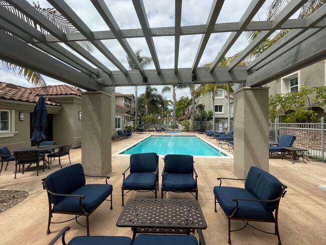 Building Photo - Beautiful Tri-Level Condo in The Bluffs at Carlsbad with Lagoon Views!!