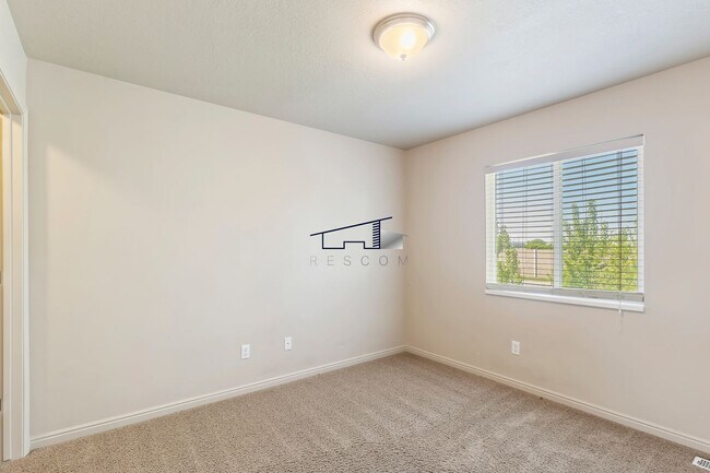Building Photo - Great Centerville 3 Bedroom 2 Bathroom Home!