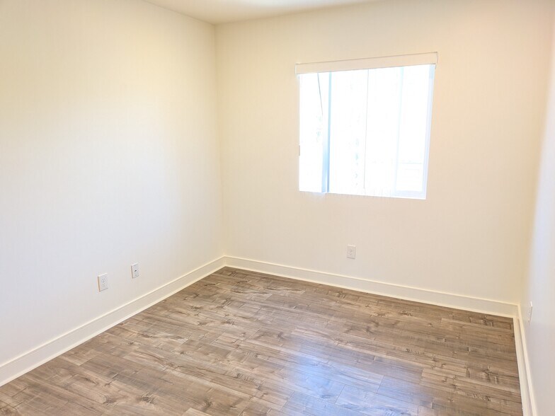 Building Photo - 2614 Chariton St