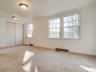 Building Photo - 313 Raynor St
