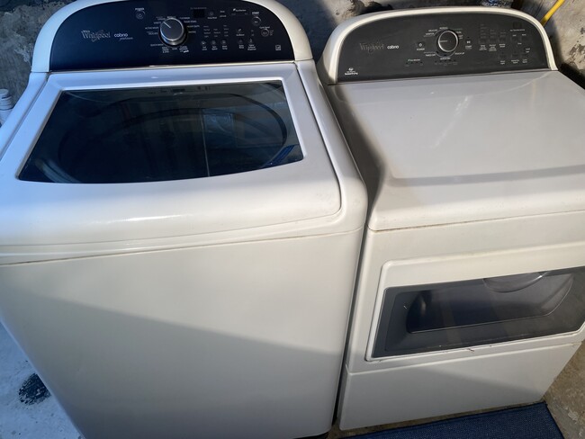 Building Photo - 834 4th St NW