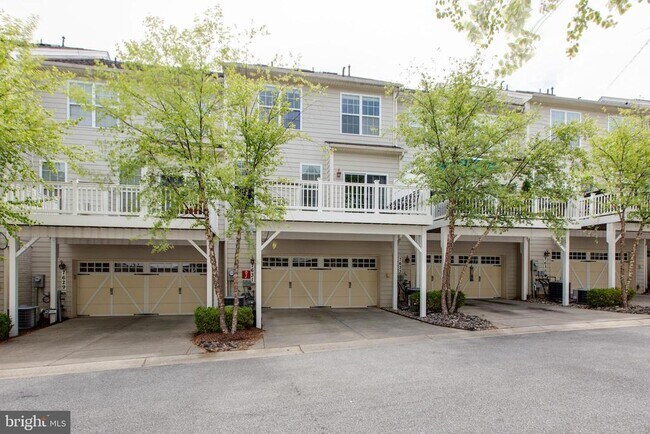 Building Photo - 7631 Elmcrest Rd