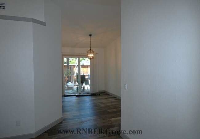 Building Photo - 9301 Quintanna Ct