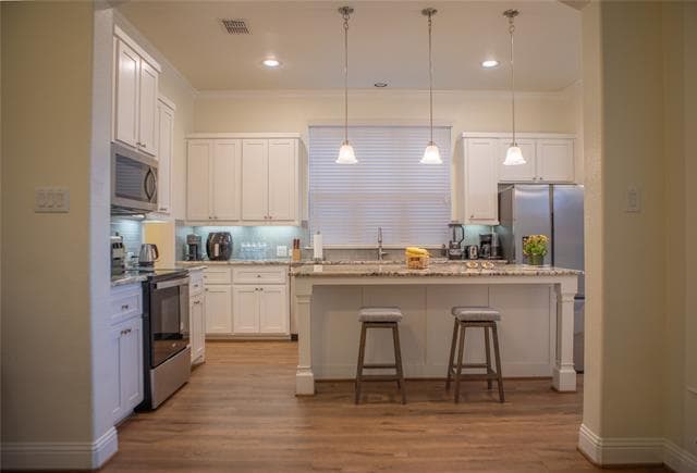 Building Photo - 511 La Grange Dr