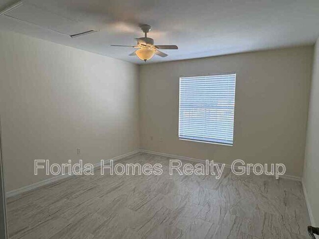 Building Photo - 3629 Pine Oak Cir