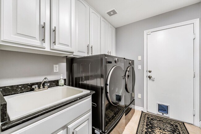 Building Photo - Fully Furnished Luxury Living with Expansive, Move-In Ready Comfort!