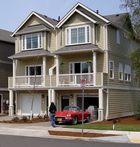 Building Photo - 3BDRM 2.5BTH Condo Duplex, Attached Garage...