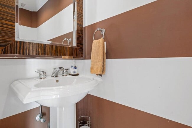 Building Photo - 464 Juno Dunes Way