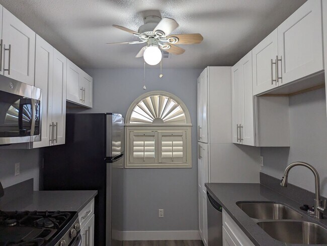 Building Photo - A Fabulous 2-Bedroom, 2-Bathroom Upstairs Unit in NW Las Vegas