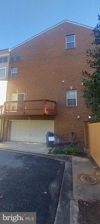 Building Photo - 10210 Sherman Heights Pl