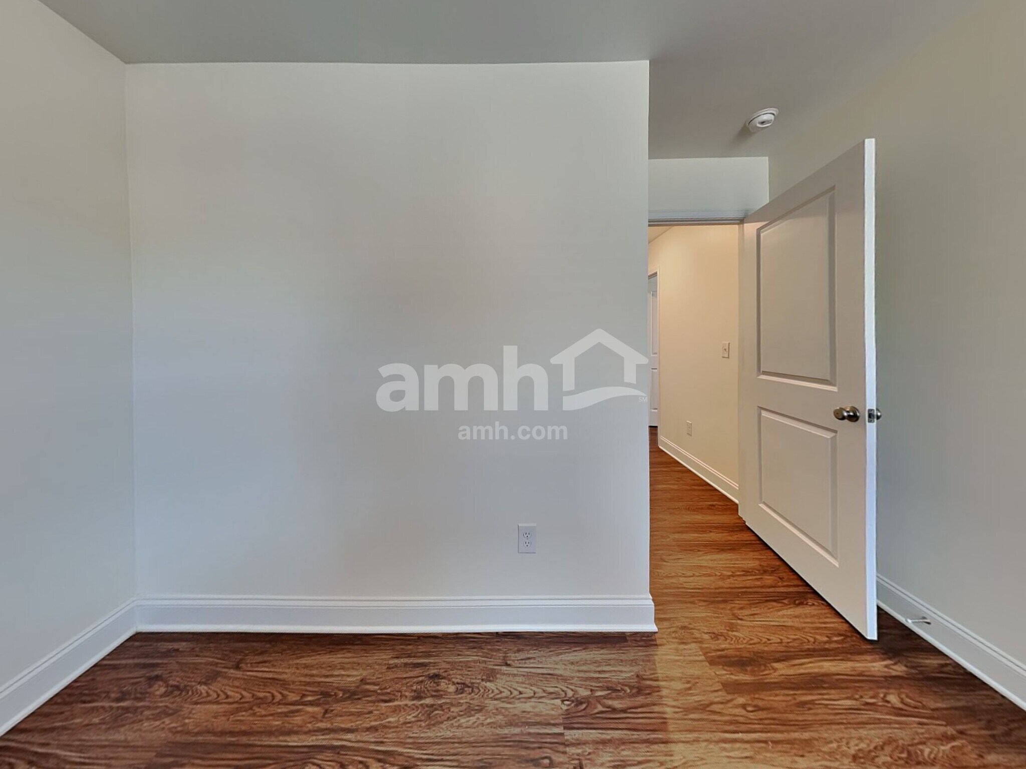 Building Photo - 2122 Laurel Vlg Cir