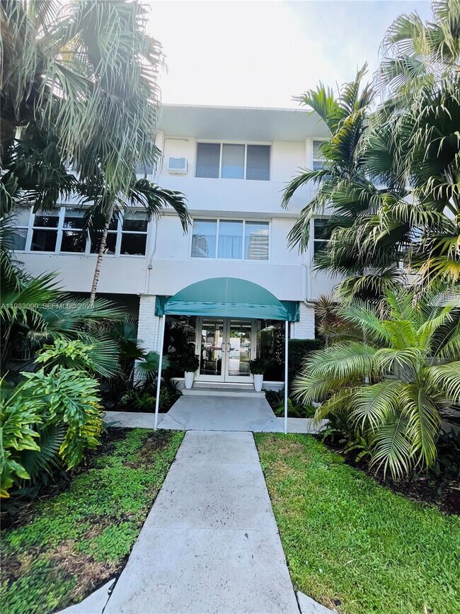 Building Photo - 10190 Collins Ave