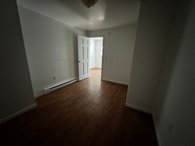 Building Photo - 2438 Mifflin St