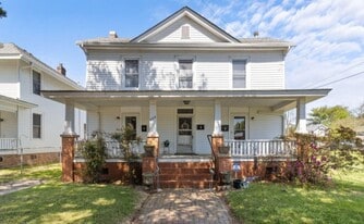 Building Photo - 703 1st St