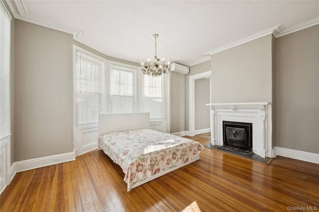 Building Photo - 84-21-84120 120th St