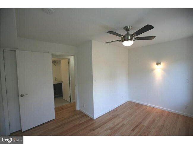 Building Photo - 209 W Wildey St