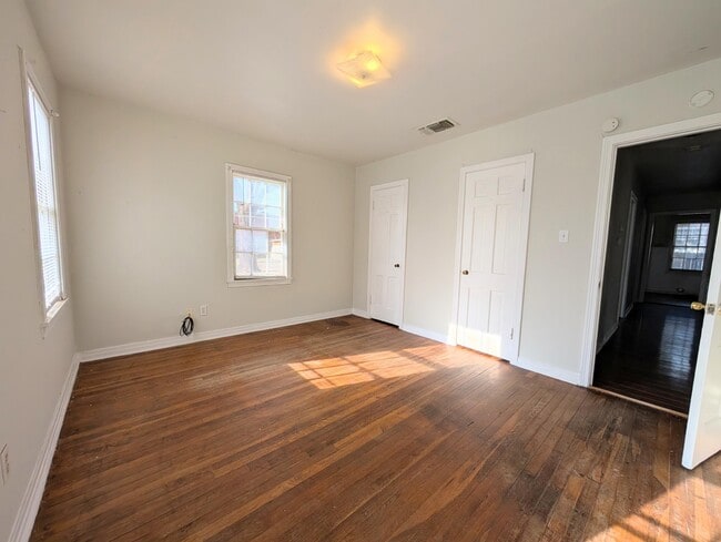 Building Photo - 2823 33rd St