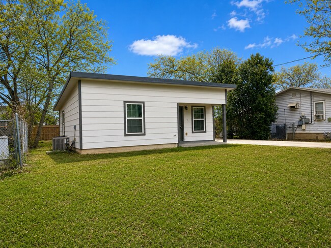 Building Photo - Move-In Special. 1 Month Free Rent with a 12-month lease