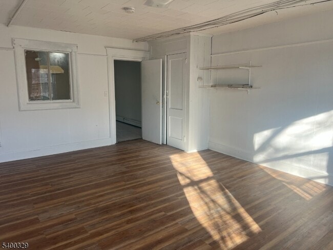 Building Photo - 416-418 E Main St