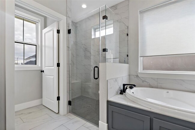 Building Photo - 3534 Parmer Crk