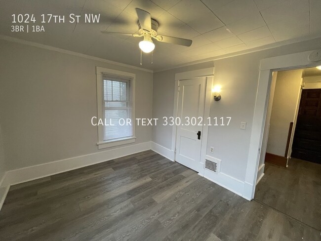 Building Photo - Large three bedroom one bathroom home for ...