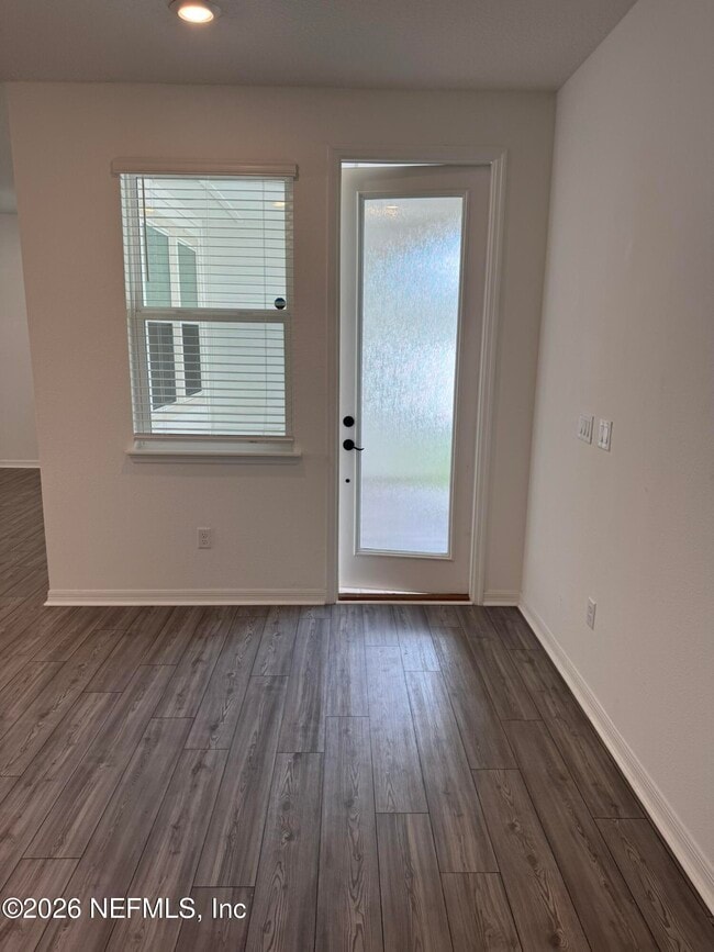 Building Photo - 236 Hawthorn Pk Cir