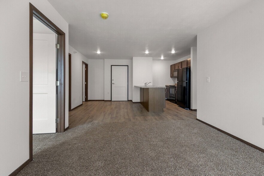 Building Photo - Whisper Creek Village