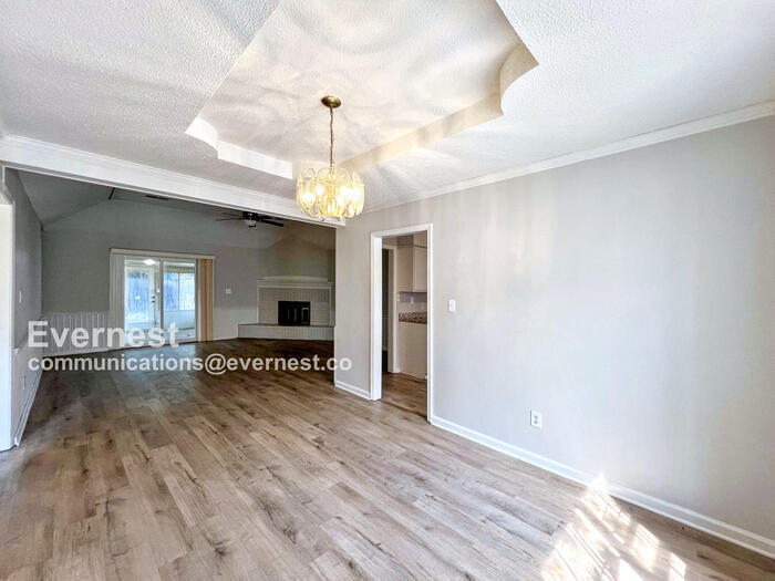 Building Photo - 4551 Ross Rd