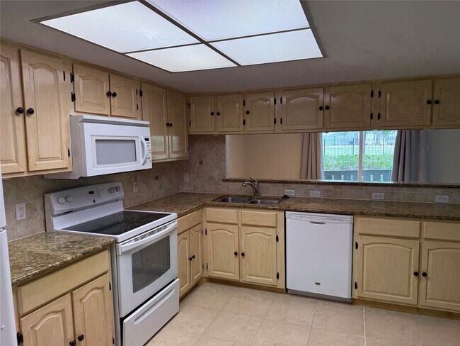 Building Photo - 5005 Georgi Ln