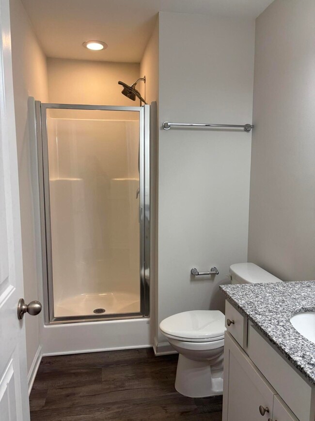 Building Photo - 335 Niblick Dr