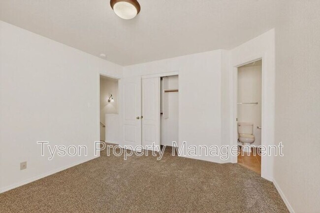 Building Photo - 5648 Valle Alegre Pl NW