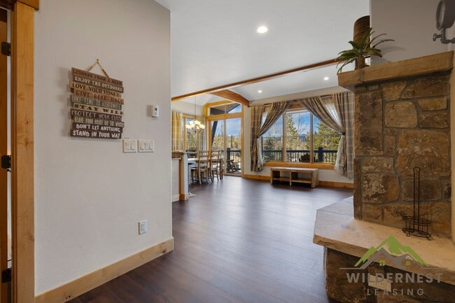 Building Photo - Beautiful Furnished Townhome with infared sauna, finished garage and community amenties