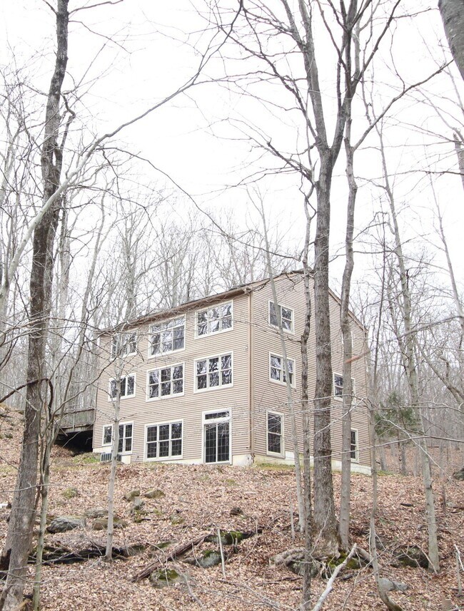 Primary Photo - 38 W Mountain Ln