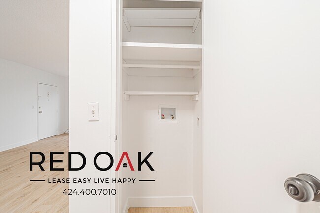 Building Photo - 1403 Tamarind Ave