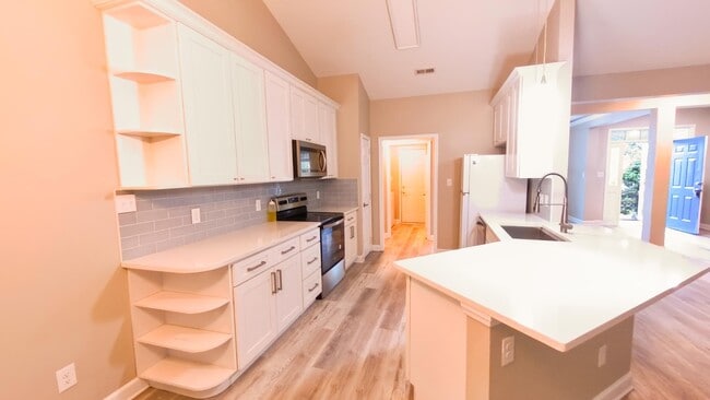 Building Photo - 14808 Bergerac Ct