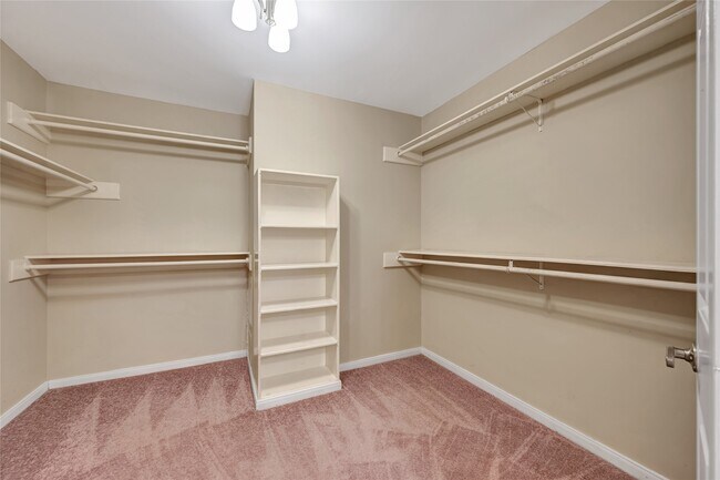Building Photo - 1710 San Sebastian Ln