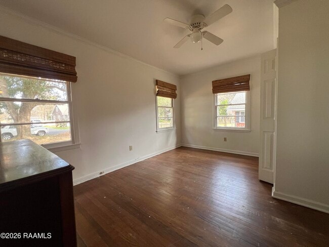 Building Photo - 215 Stephens St