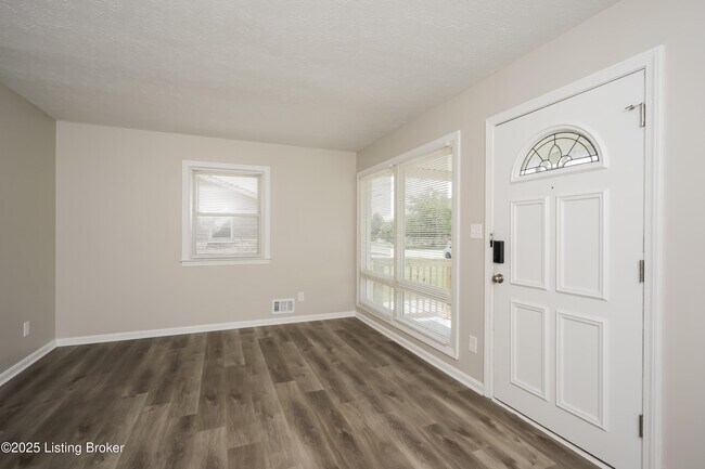 Building Photo - 8300 Pandorea Dr