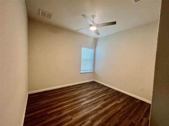 Building Photo - 104 Moravia Rd