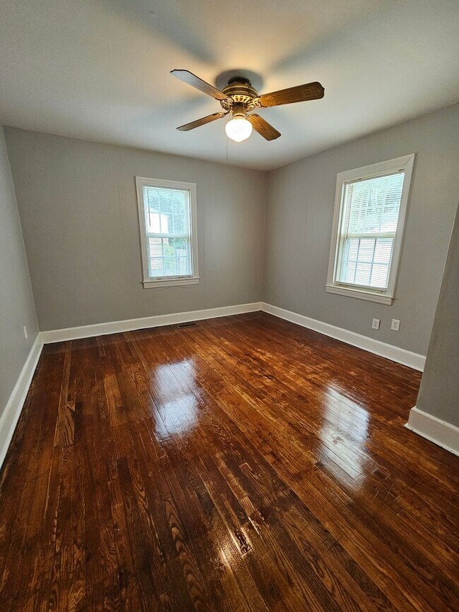 Building Photo - Discover Your New Everyday Haven in Hanahan!