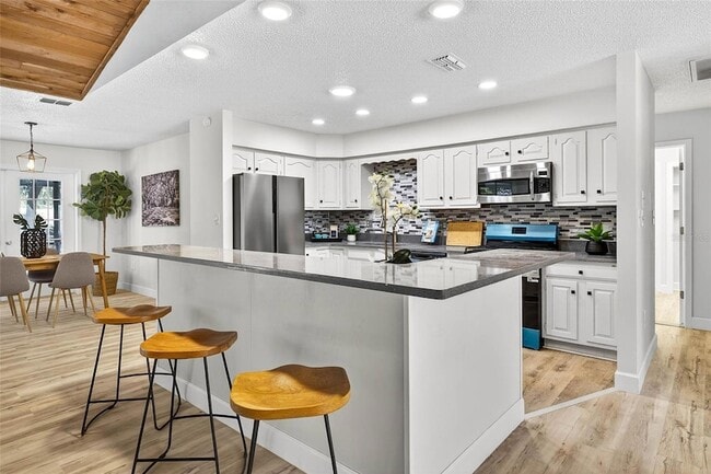 Building Photo - 14252 Trinity Rd