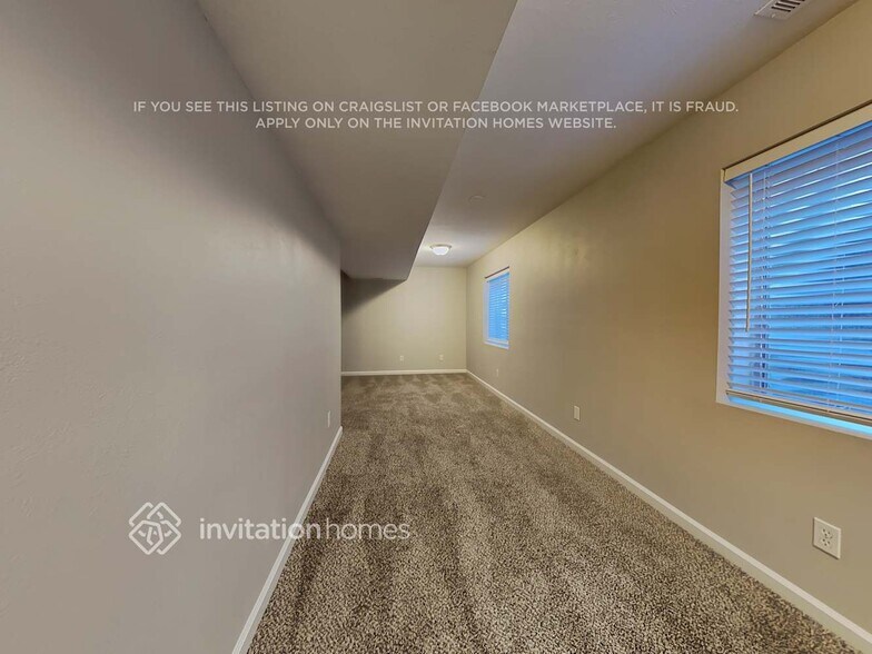 Building Photo - 2865 Leoti Dr